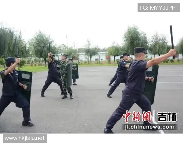 武汉滑板队的防反战术解析与实战应用探讨 武汉滑板队的防反战术解析与实战应用探讨